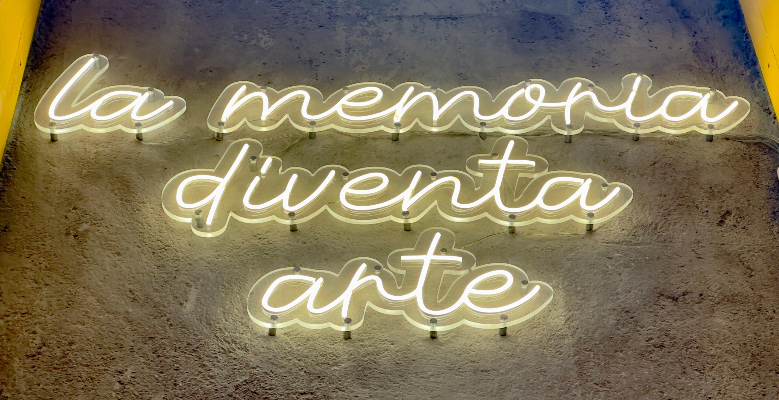 Il tunnel di AREA907 si trasforma in galleria fotografica