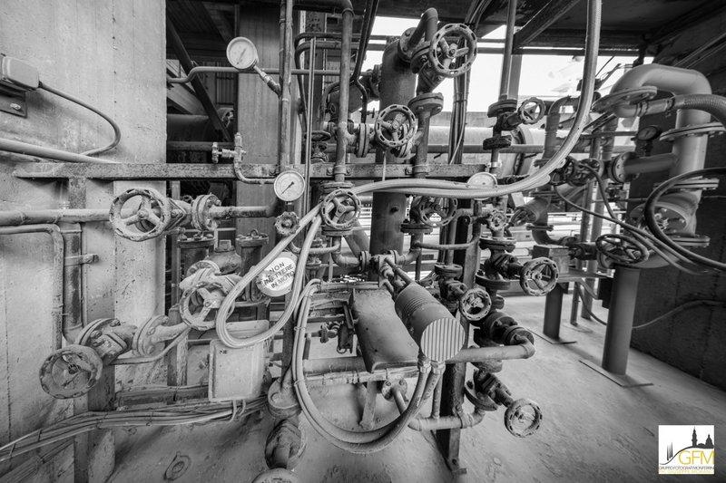 GIUSEPPE MORANO – Complesso sistema di tubature industriali